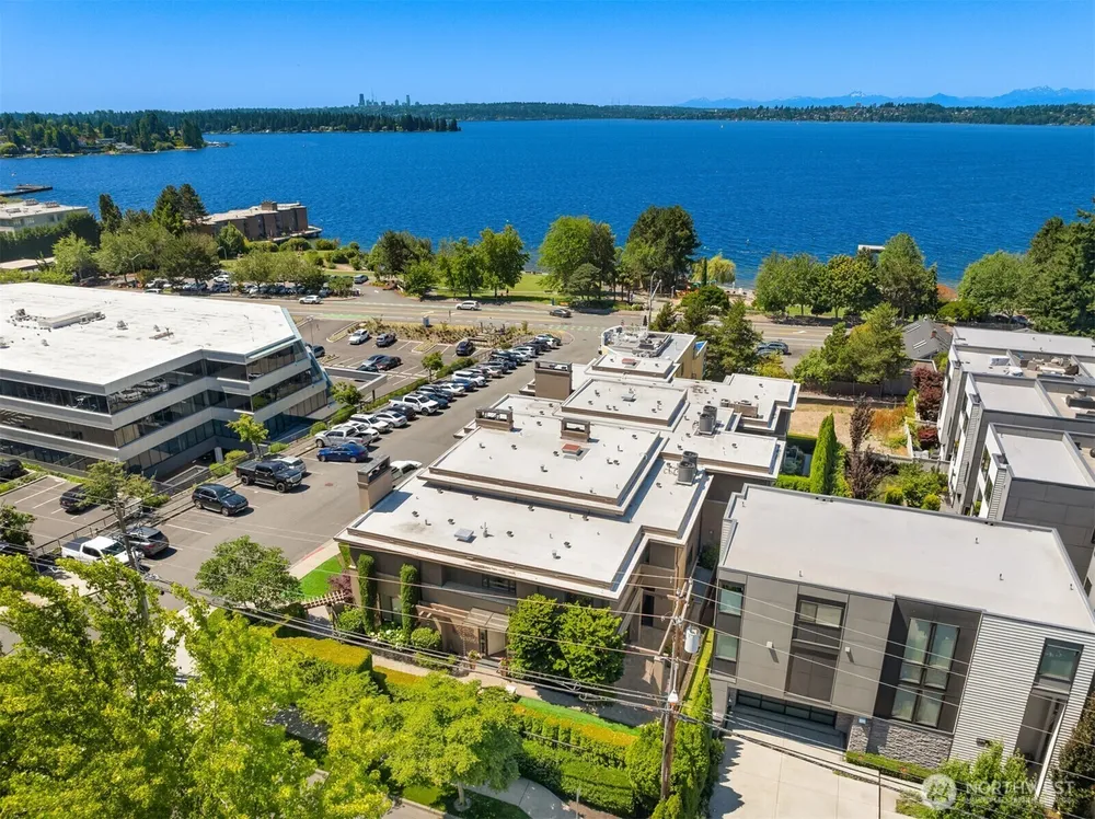 10132 NE 59th St, Kirkland, WA 98033