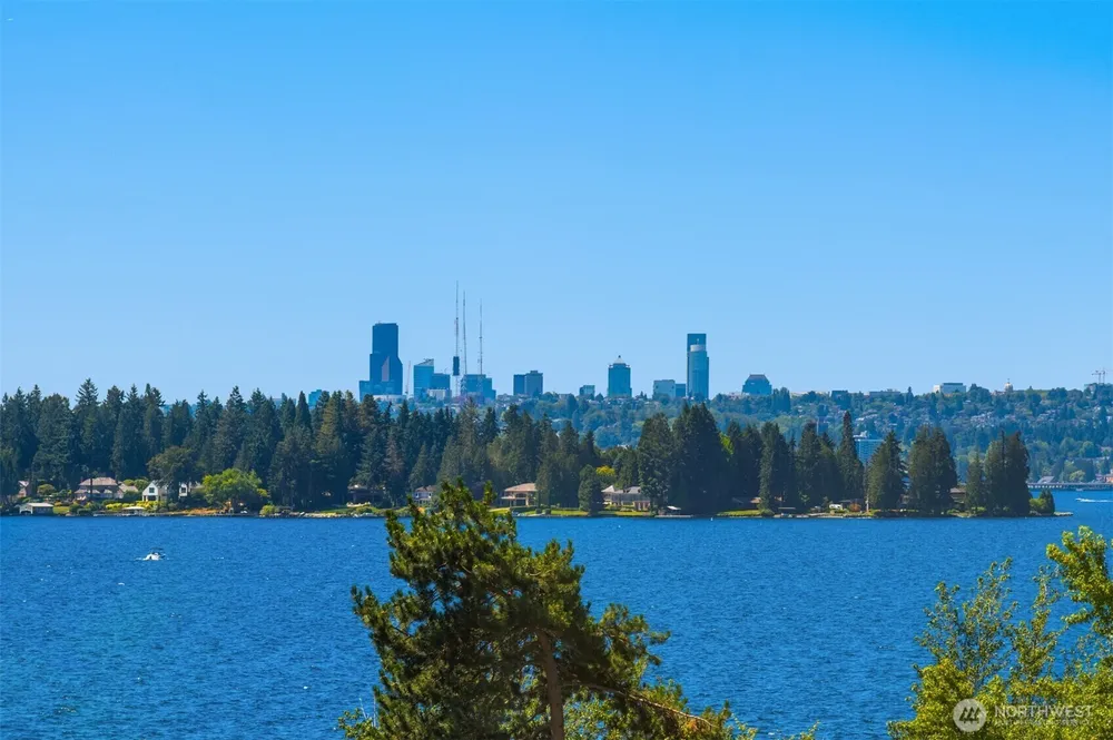 10132 NE 59th St, Kirkland, WA 98033
