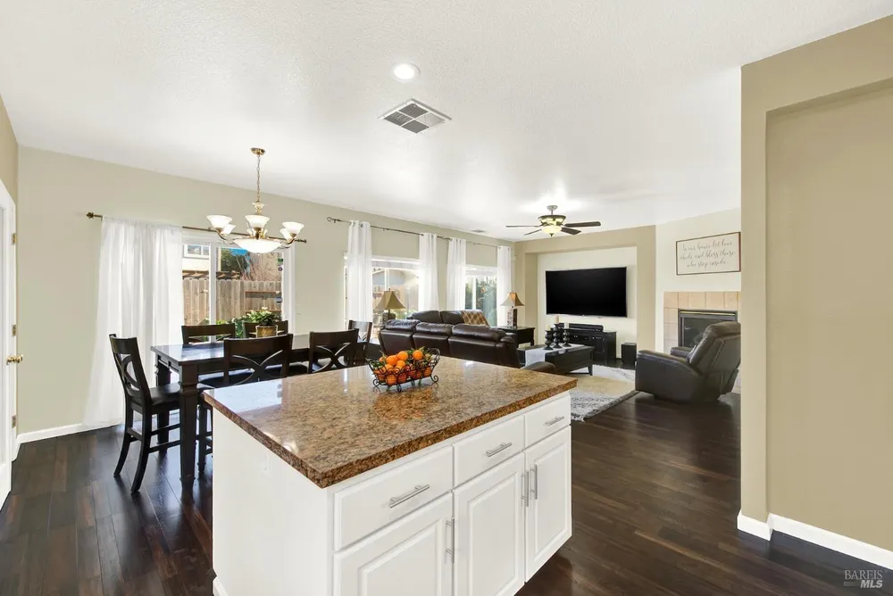 413 Meehan Ct, Suisun City, CA 94585