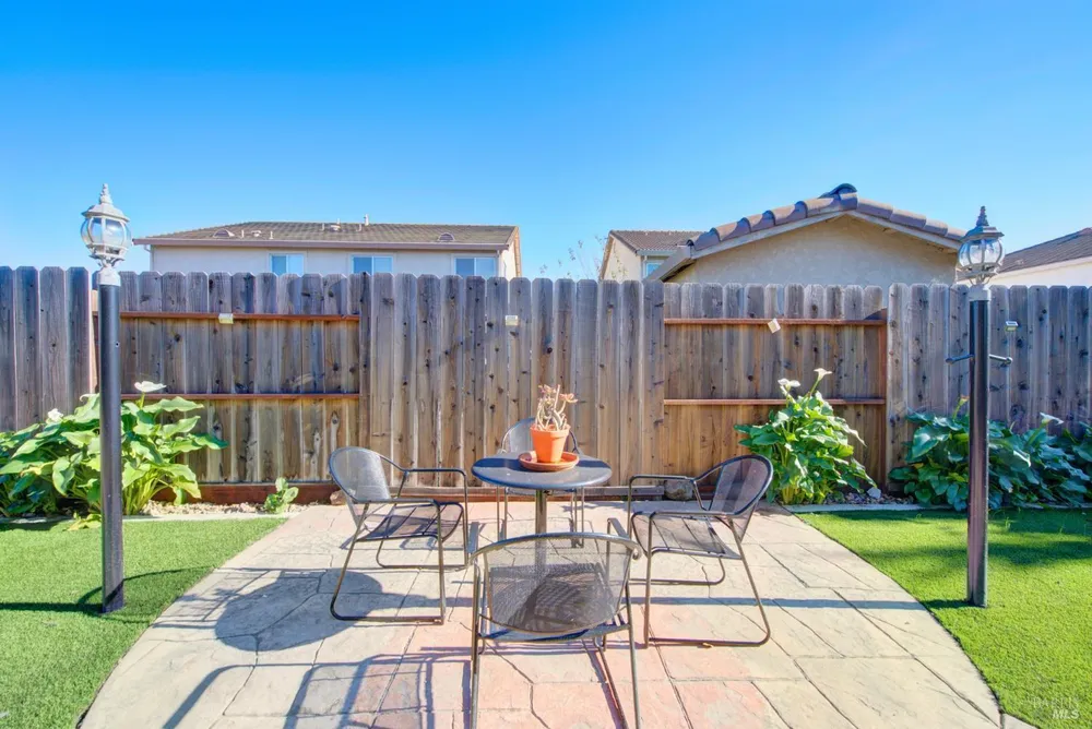 413 Meehan Ct, Suisun City, CA 94585
