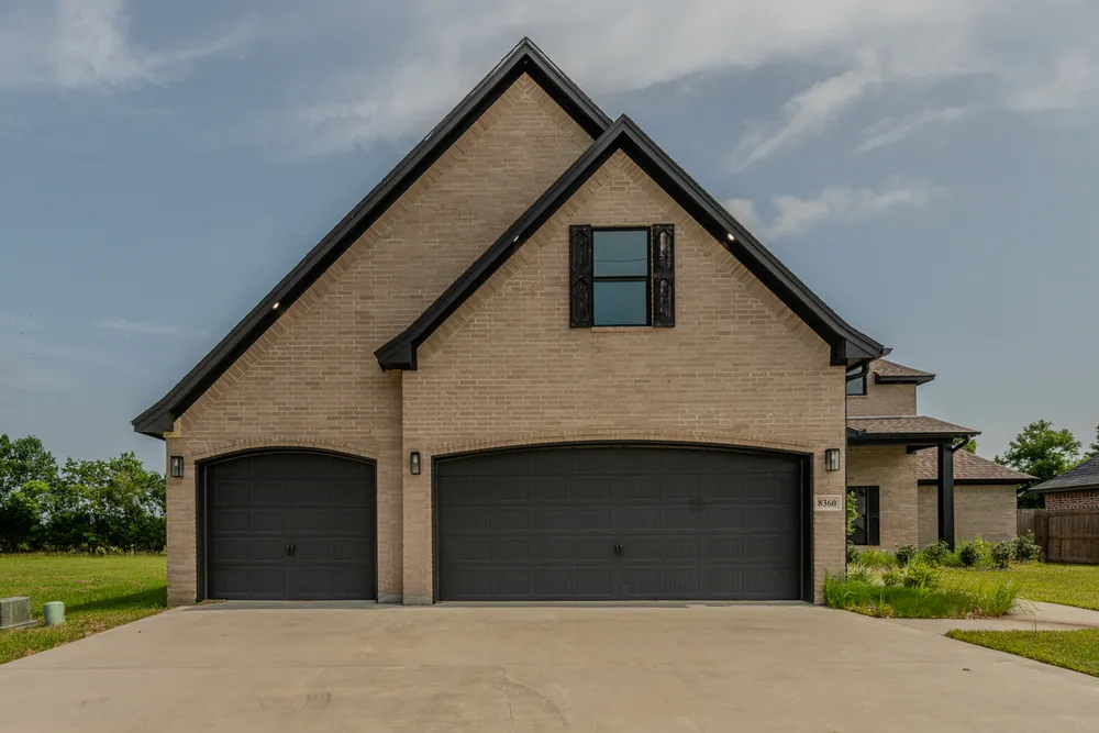 8360 Chappell Hill Dr, Beaumont, TX 77713