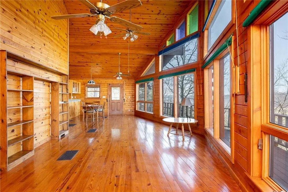 Thompson Ln, Noel, MO 64854