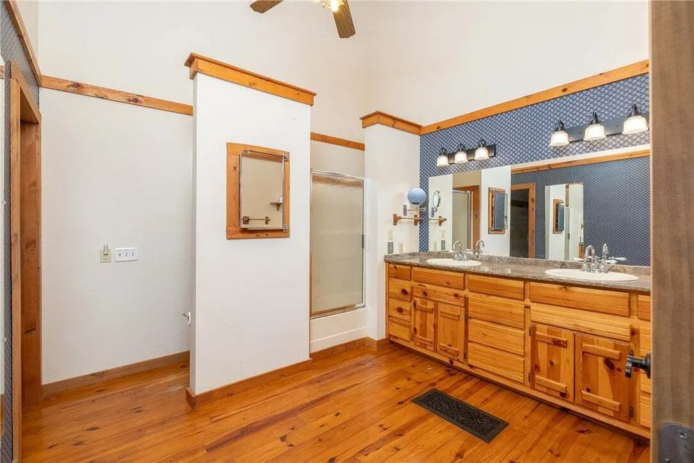 Thompson Ln, Noel, MO 64854