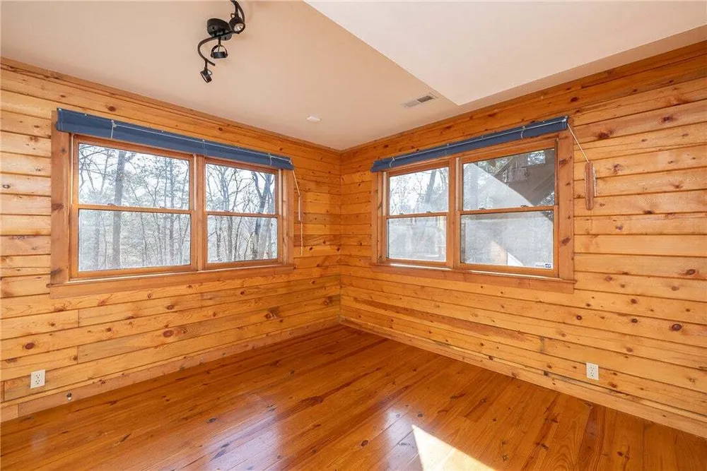Thompson Ln, Noel, MO 64854