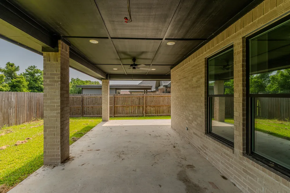8360 Chappell Hill Dr, Beaumont, TX 77713