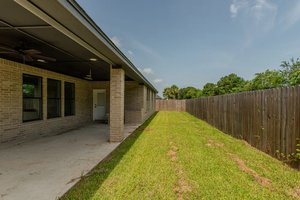 8360 Chappell Hill Dr, Beaumont, TX 77713