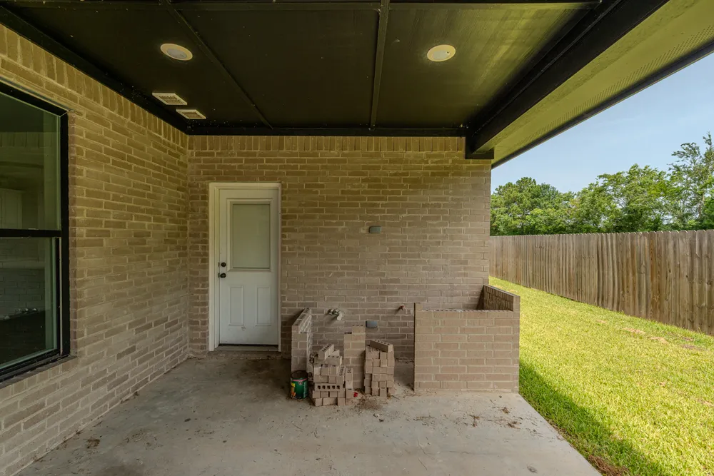 8360 Chappell Hill Dr, Beaumont, TX 77713