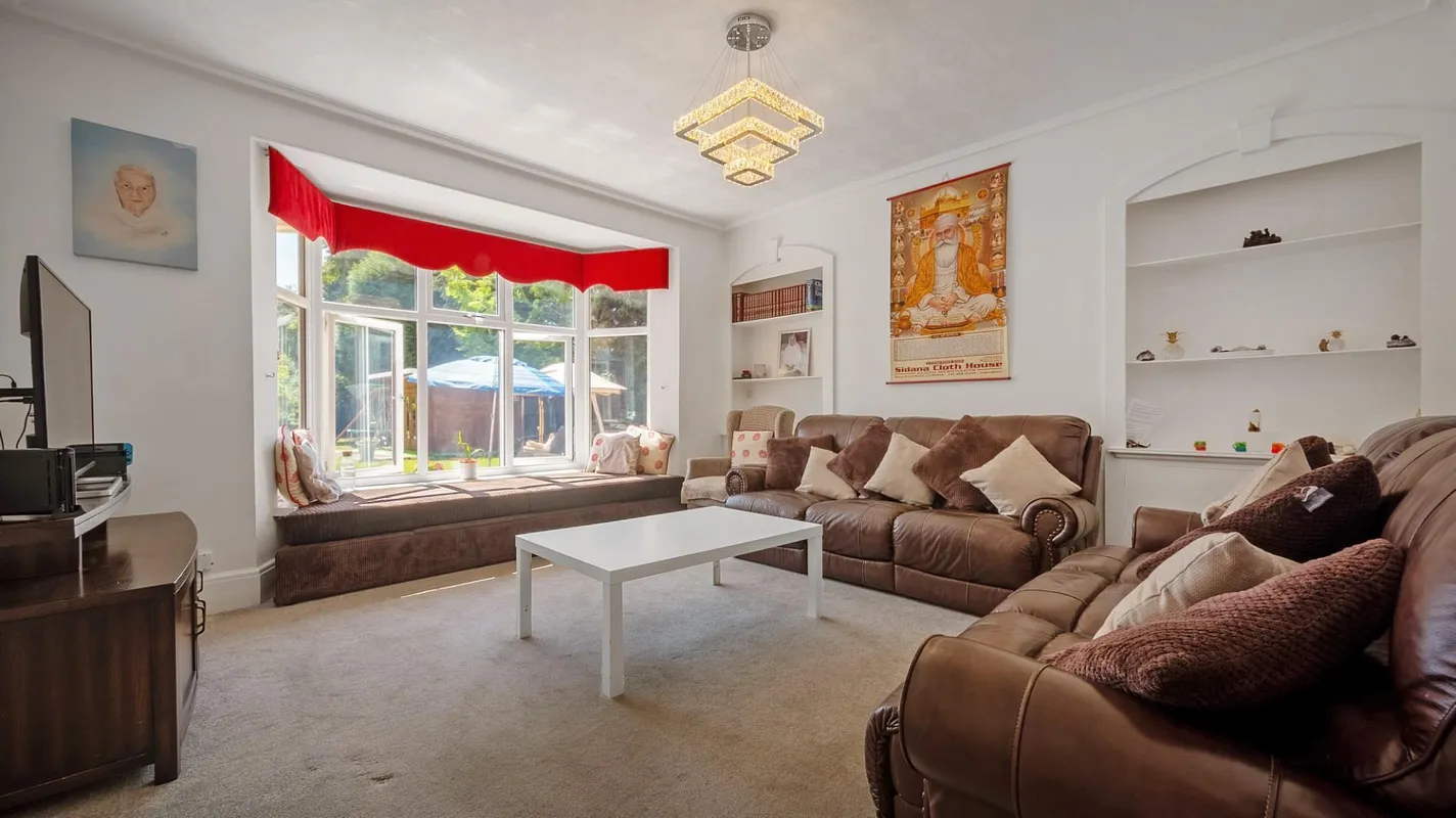 Knighton Grange Road, Oadby, Leicestershire