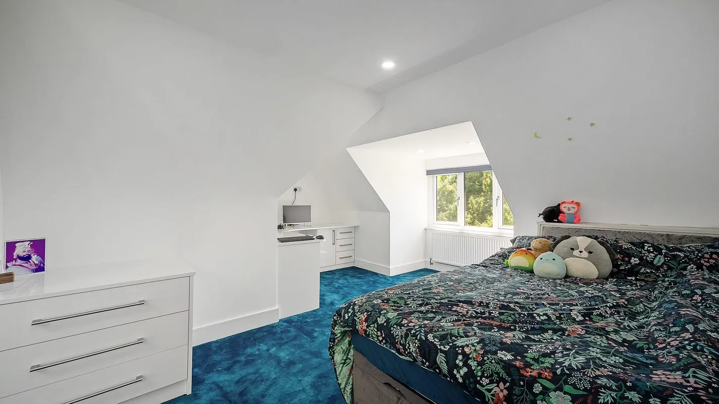 Knighton Grange Road, Oadby, Leicestershire