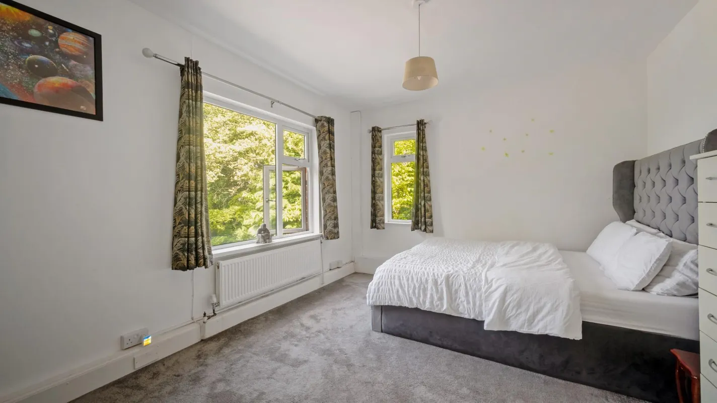 Knighton Grange Road, Oadby, Leicestershire