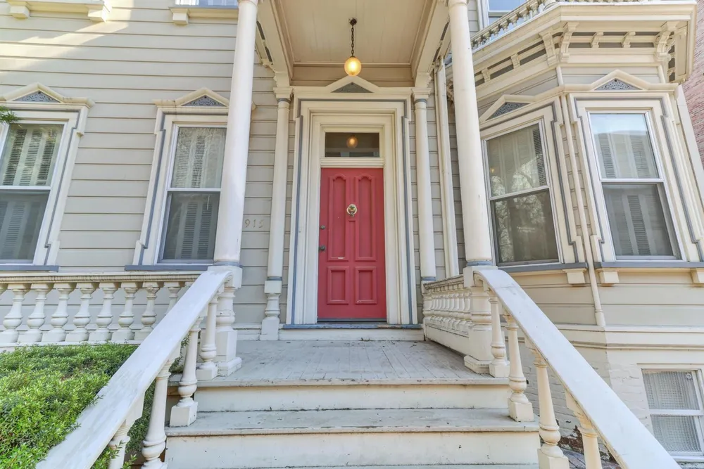 915 11th St, Sacramento, CA 95814