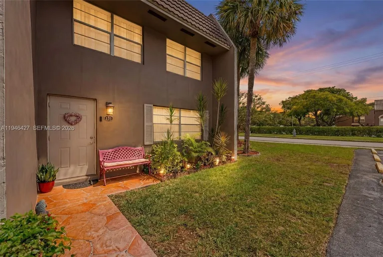 9050 NW 28th St, Coral Springs, FL 33065
