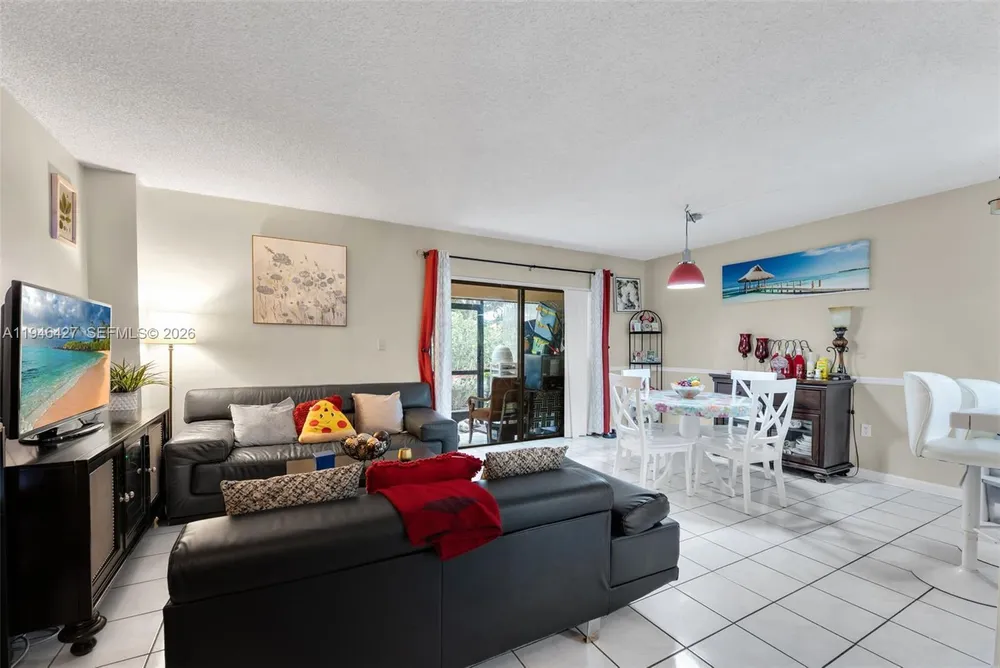 9050 NW 28th St, Coral Springs, FL 33065