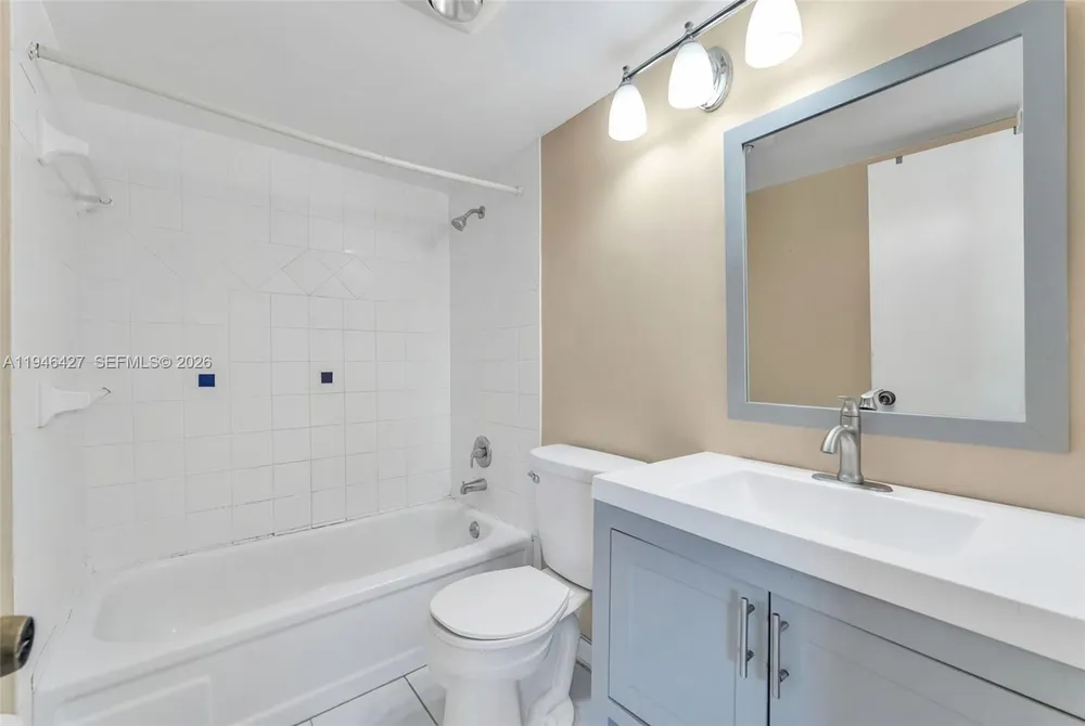 9050 NW 28th St, Coral Springs, FL 33065