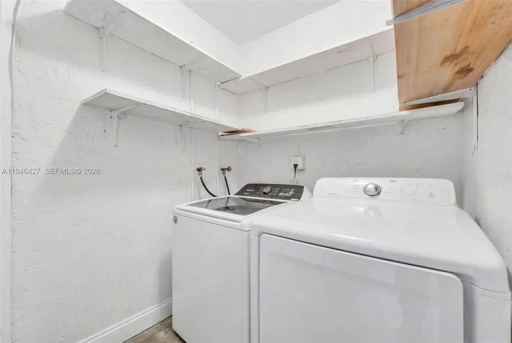 9050 NW 28th St, Coral Springs, FL 33065