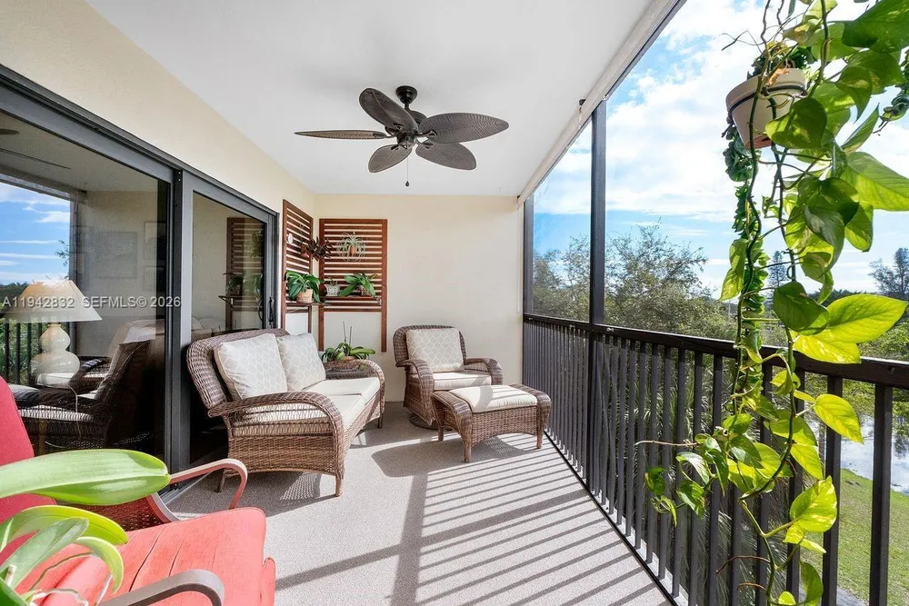 2200 S Cypress Bend Dr, Pompano Beach, FL 33069