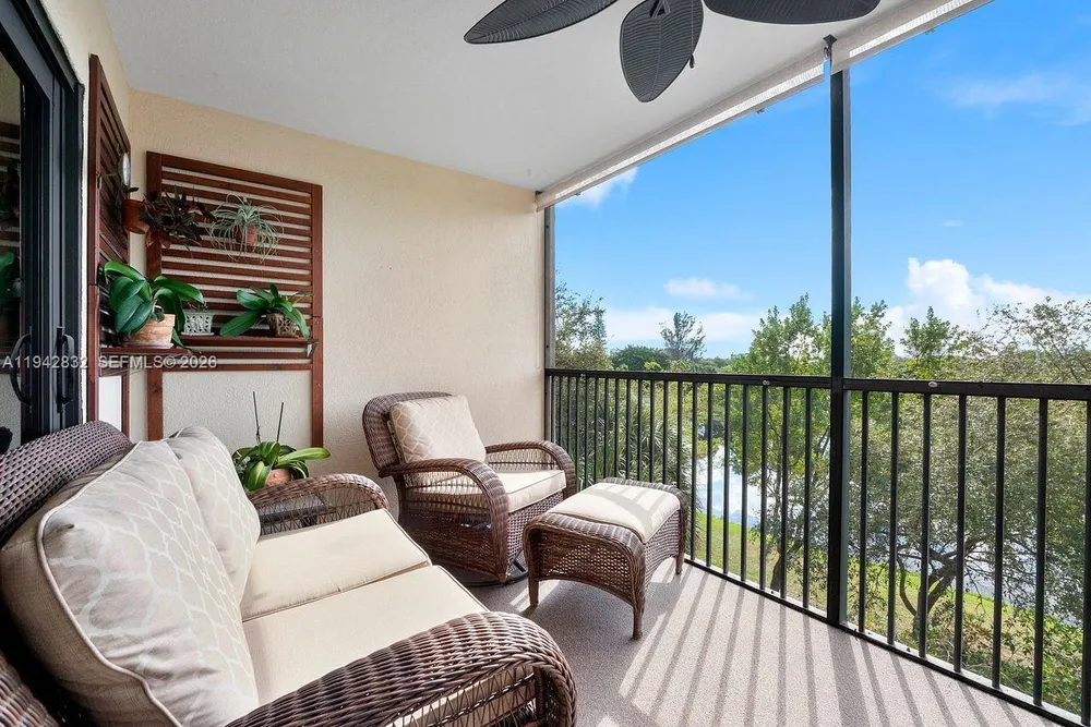 2200 S Cypress Bend Dr, Pompano Beach, FL 33069