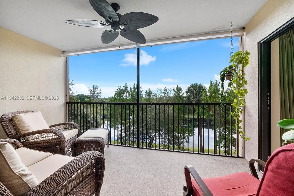 2200 S Cypress Bend Dr, Pompano Beach, FL 33069