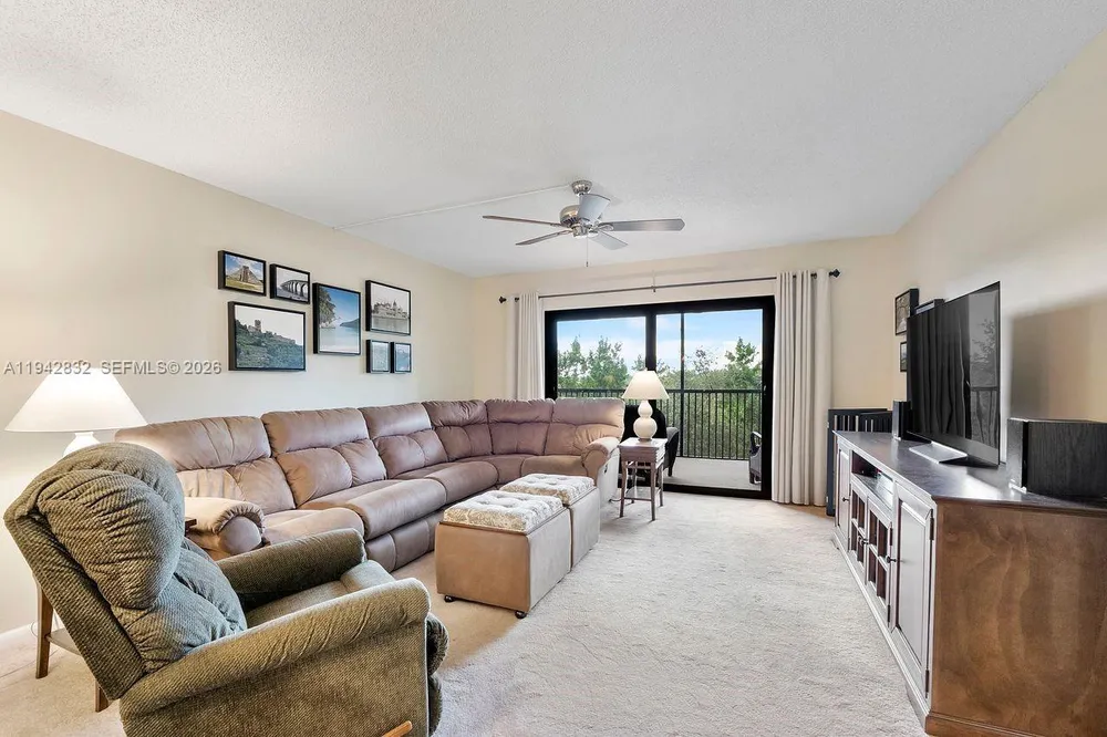 2200 S Cypress Bend Dr, Pompano Beach, FL 33069