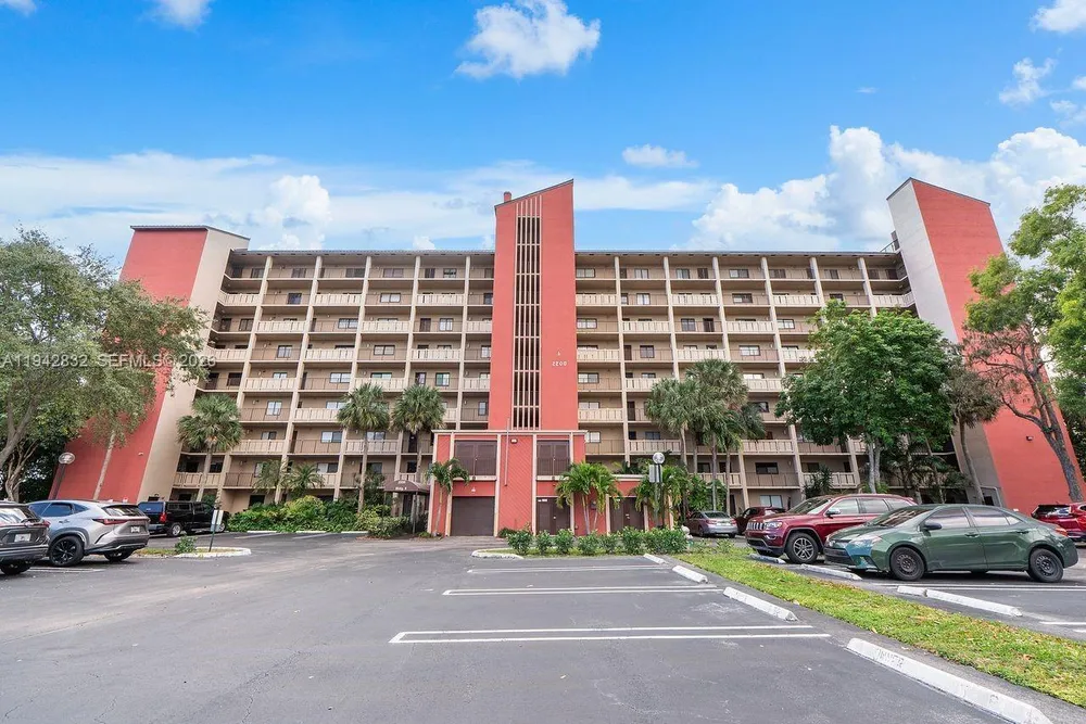 2200 S Cypress Bend Dr, Pompano Beach, FL 33069