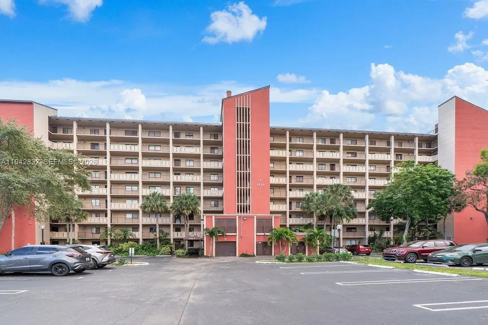 2200 S Cypress Bend Dr, Pompano Beach, FL 33069