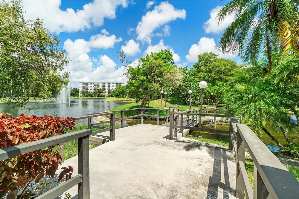 2200 S Cypress Bend Dr, Pompano Beach, FL 33069