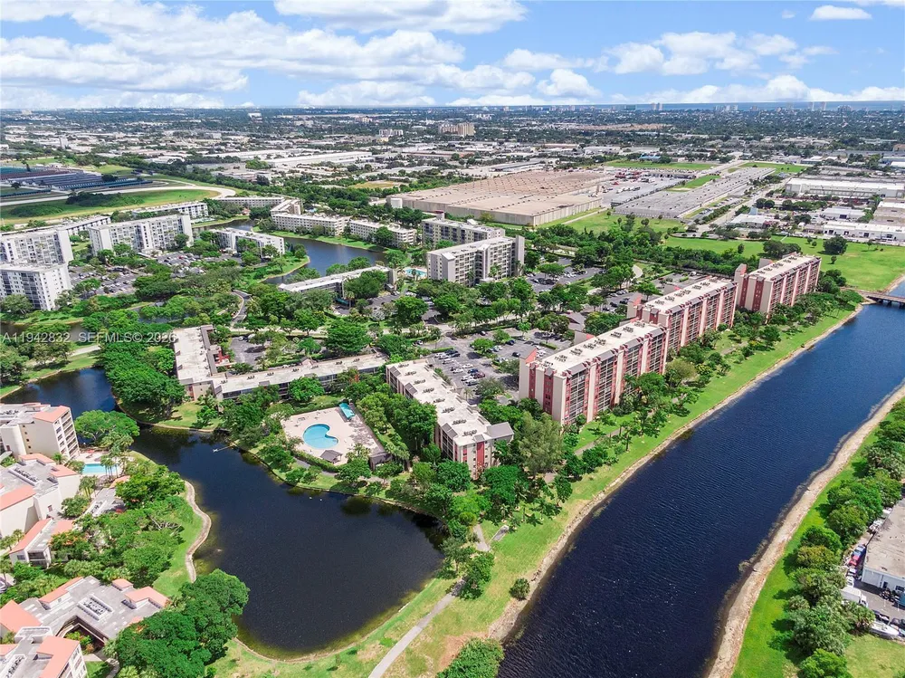 2200 S Cypress Bend Dr, Pompano Beach, FL 33069