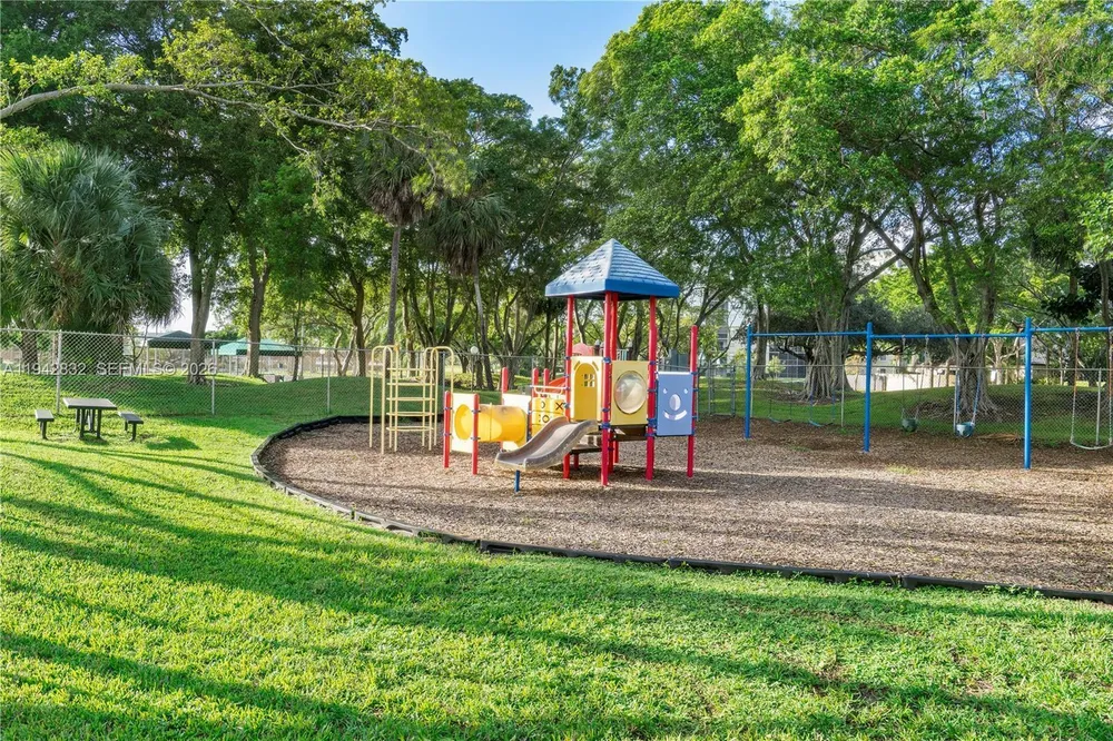 2200 S Cypress Bend Dr, Pompano Beach, FL 33069
