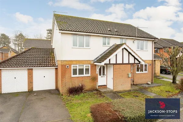 Barry Lynham Drive, Newmarket, CB8 photo 1
