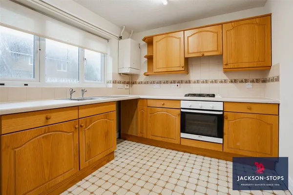 Barry Lynham Drive, Newmarket, CB8 photo 4