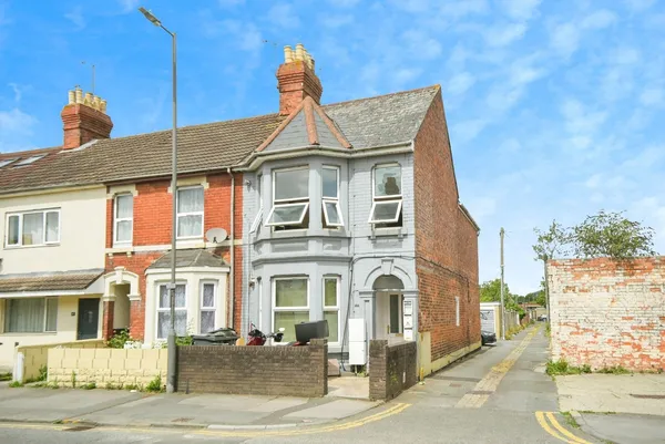 Manchester Road, Swindon, Wiltshire, SN1