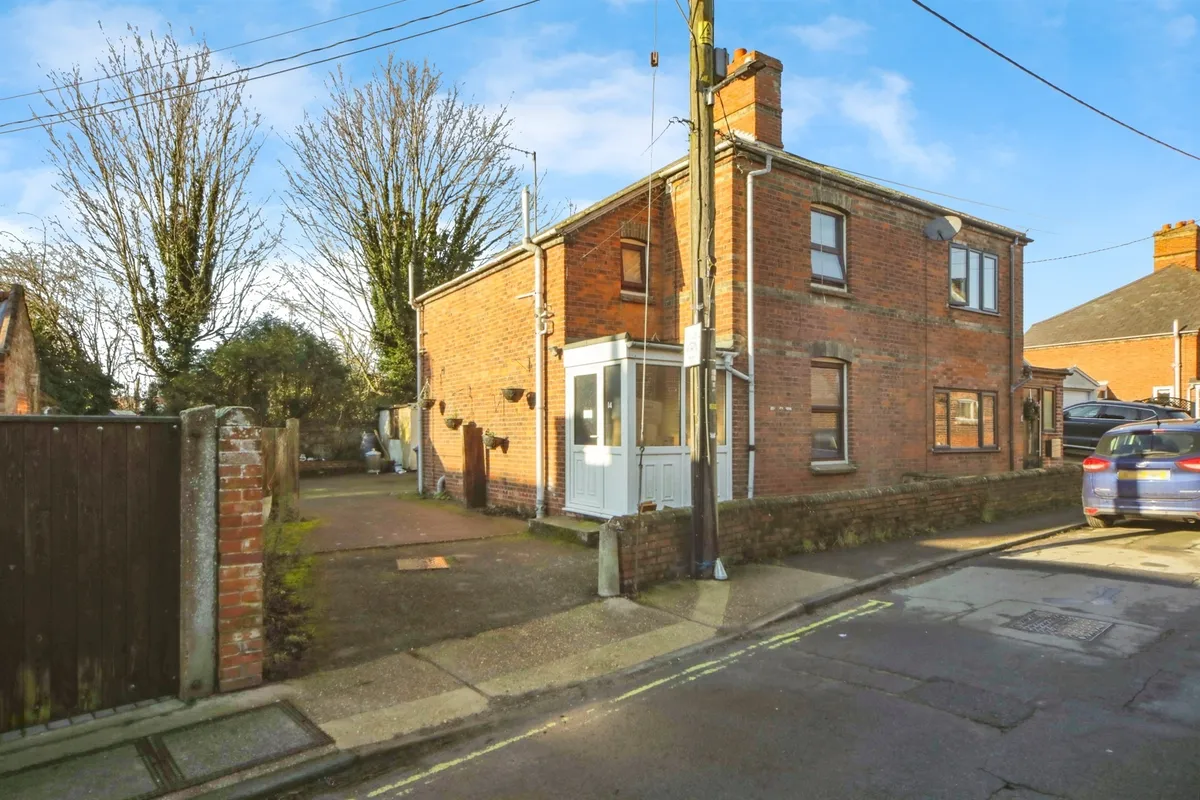Dinsdale Road