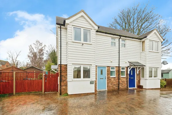 Cranmer Close, Bekesbourne, Canterbur...
