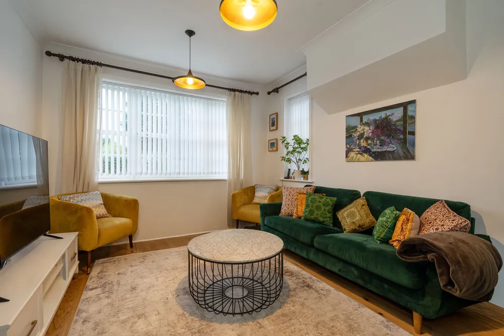 Pitshanger Lane, Ealing, W5