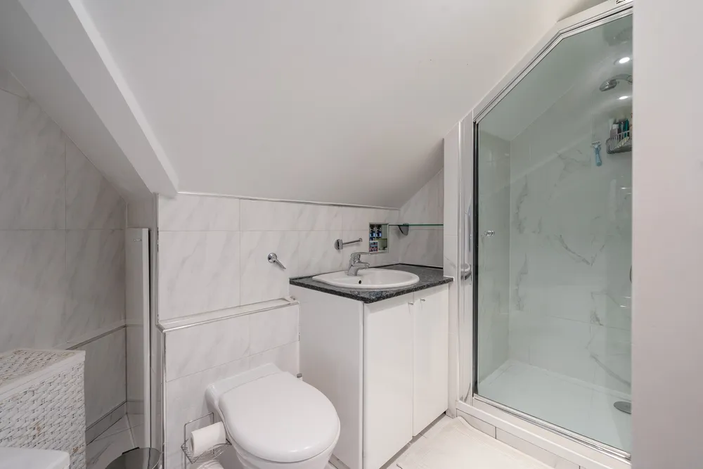 Pitshanger Lane, Ealing, W5