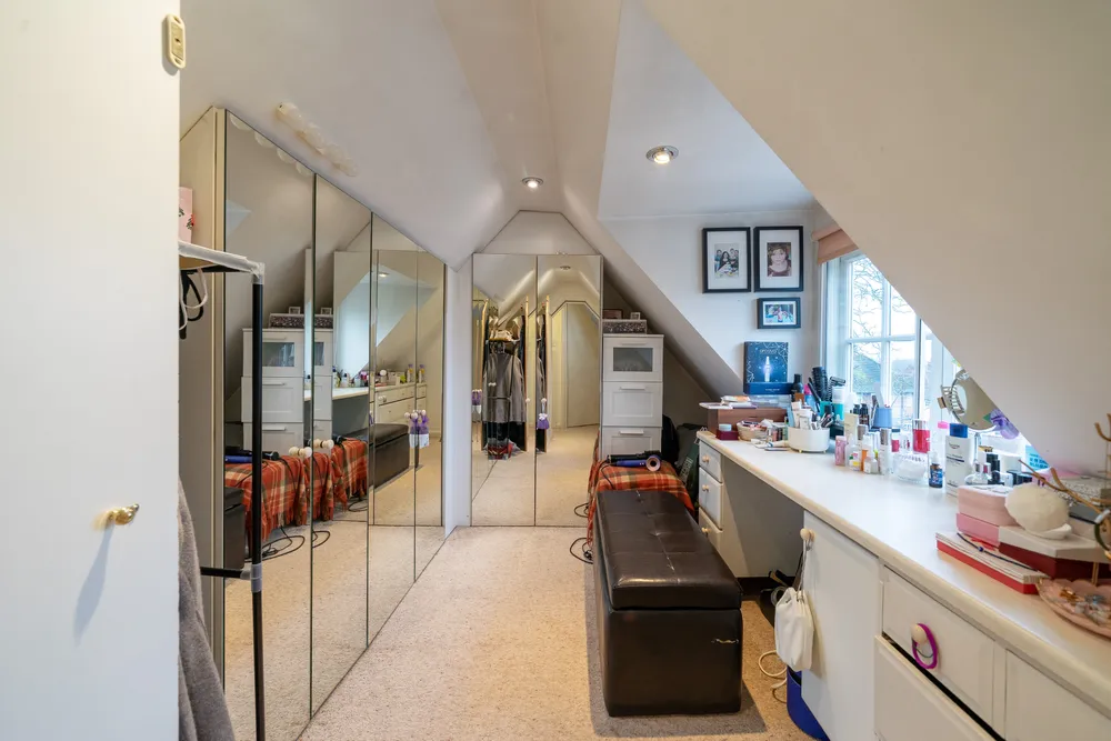 Pitshanger Lane, Ealing, W5
