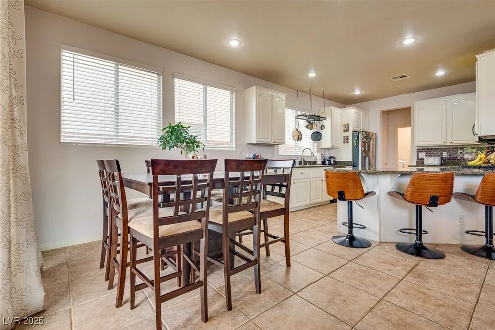 3716 Honey Crest Dr, Las Vegas, NV 89135