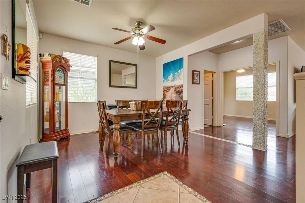 3716 Honey Crest Dr, Las Vegas, NV 89135