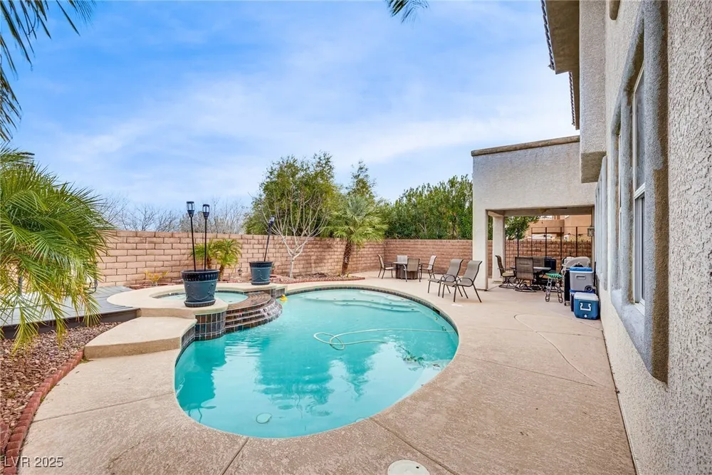 3716 Honey Crest Dr, Las Vegas, NV 89135