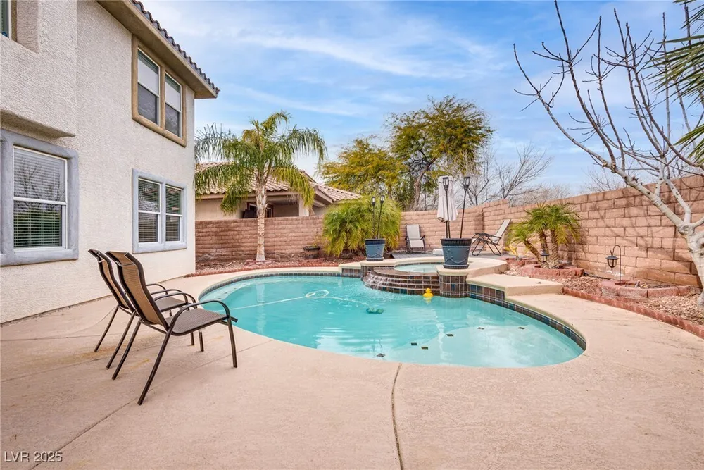3716 Honey Crest Dr, Las Vegas, NV 89135