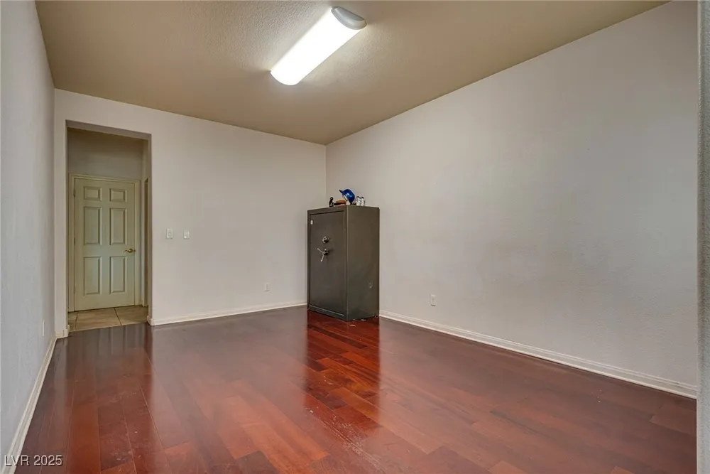 3716 Honey Crest Dr, Las Vegas, NV 89135