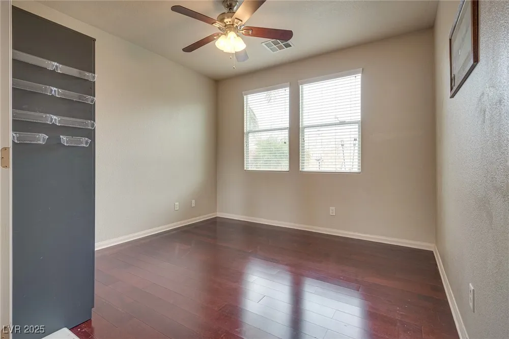 3716 Honey Crest Dr, Las Vegas, NV 89135