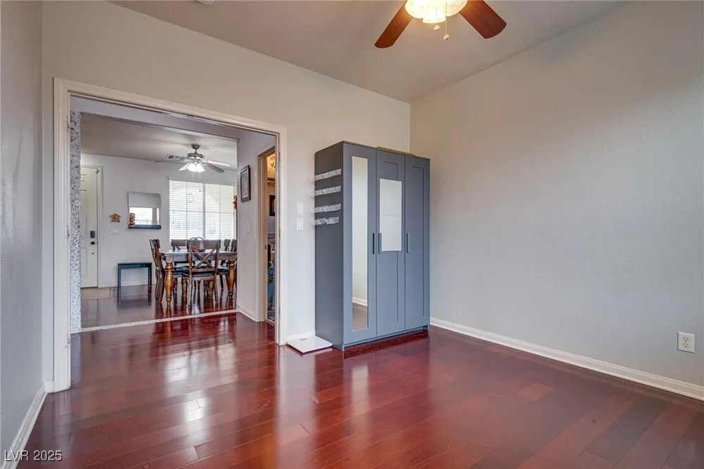 3716 Honey Crest Dr, Las Vegas, NV 89135