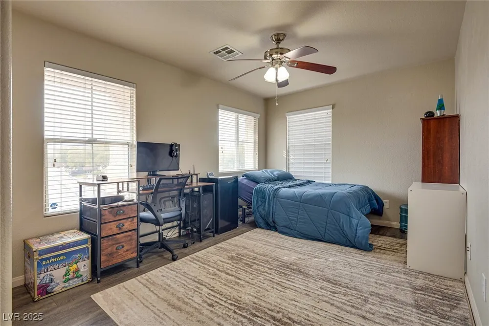 3716 Honey Crest Dr, Las Vegas, NV 89135