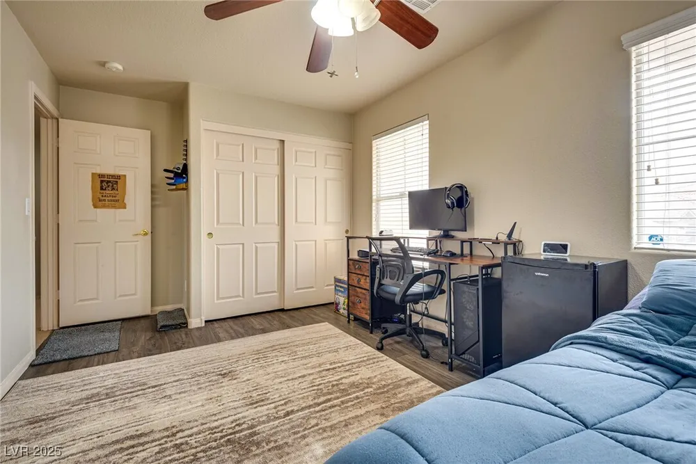3716 Honey Crest Dr, Las Vegas, NV 89135