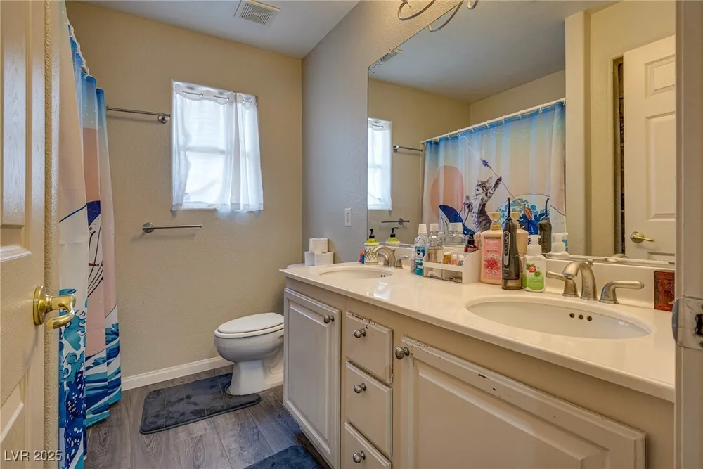 3716 Honey Crest Dr, Las Vegas, NV 89135