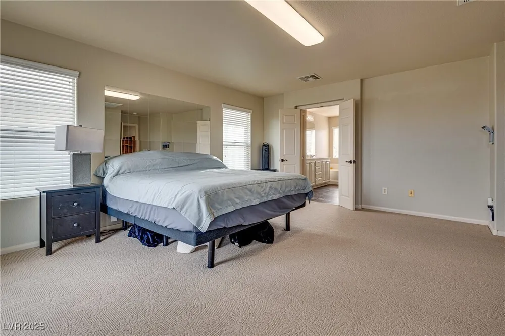 3716 Honey Crest Dr, Las Vegas, NV 89135