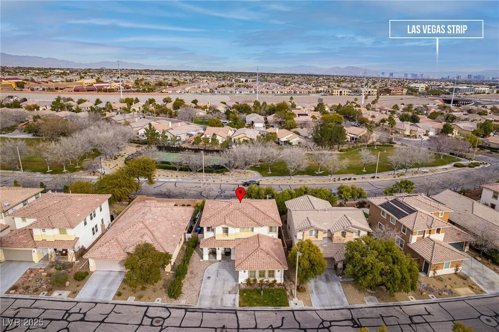 3716 Honey Crest Dr, Las Vegas, NV 89135