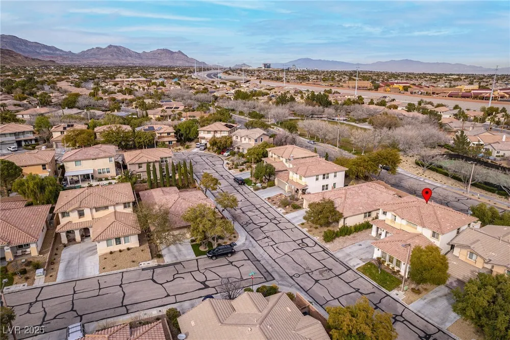 3716 Honey Crest Dr, Las Vegas, NV 89135