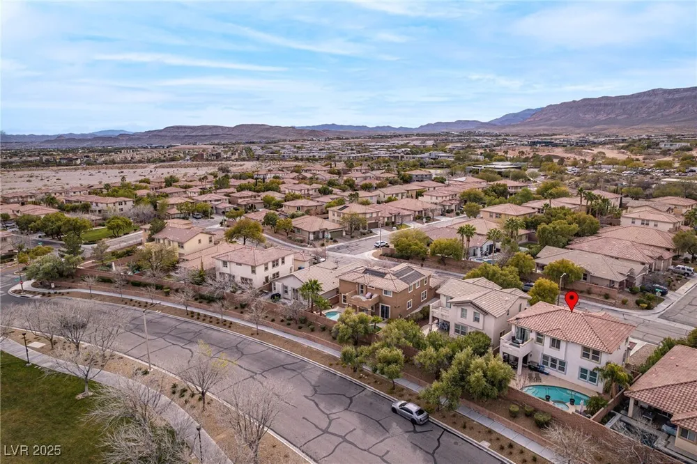 3716 Honey Crest Dr, Las Vegas, NV 89135
